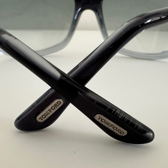 Tom Ford TF8 Jennifer Sunglasses- Blue Gray Gradient 20B - Picture 7 of 11